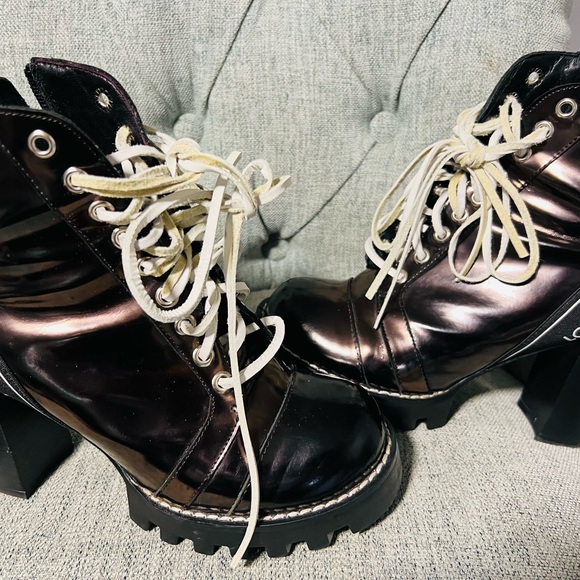 Louis Vuitton Black Lace Up Boots with Padded Ankle - Picture 1 of 4